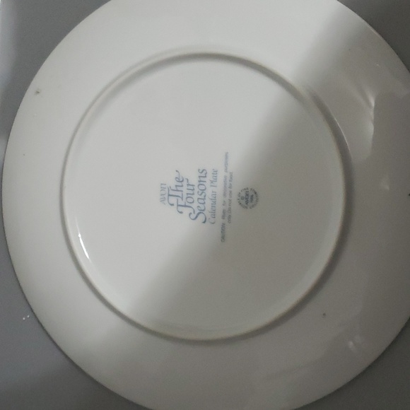 Avon Decorative Plate - Picture 2 of 2